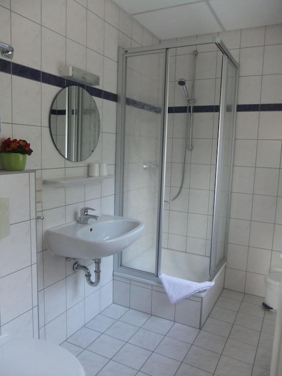 Zur Edlen Krone Neuhausen  Ruang foto