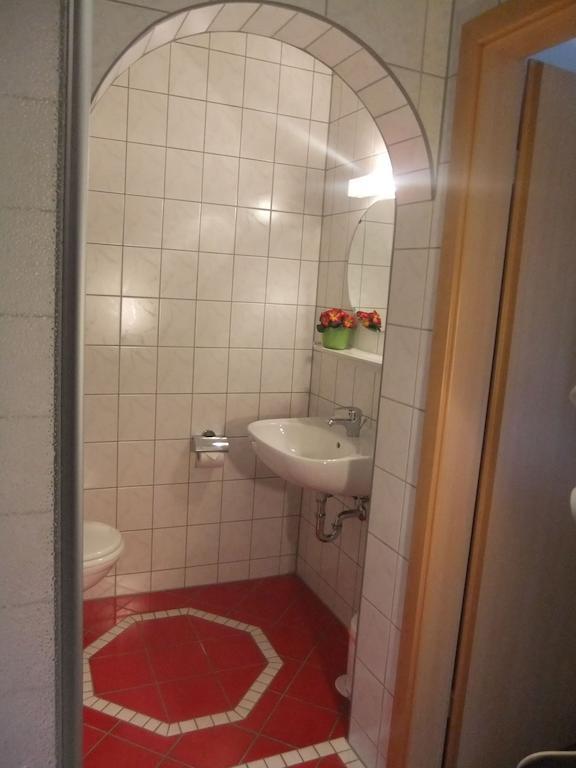 Zur Edlen Krone Neuhausen  Ruang foto
